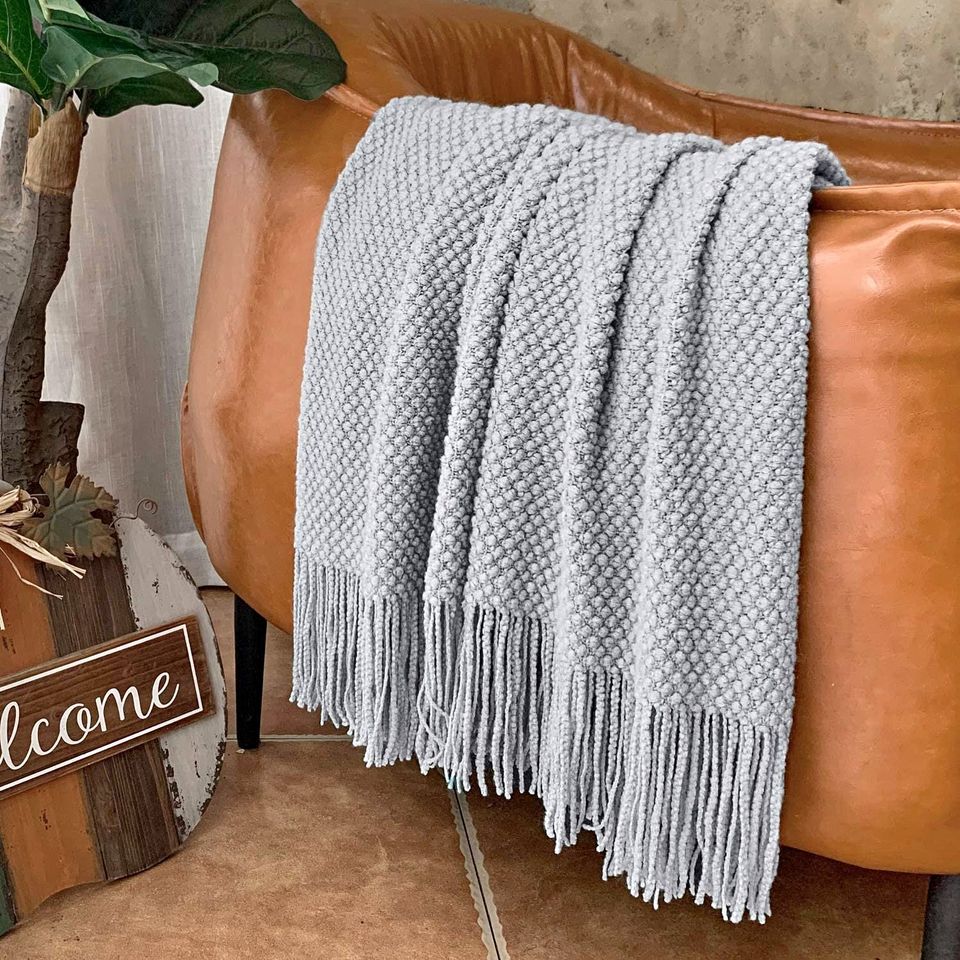 LOMAO Knitted Throw Blanket with Tassels Bubble Textured Soft Lightweight